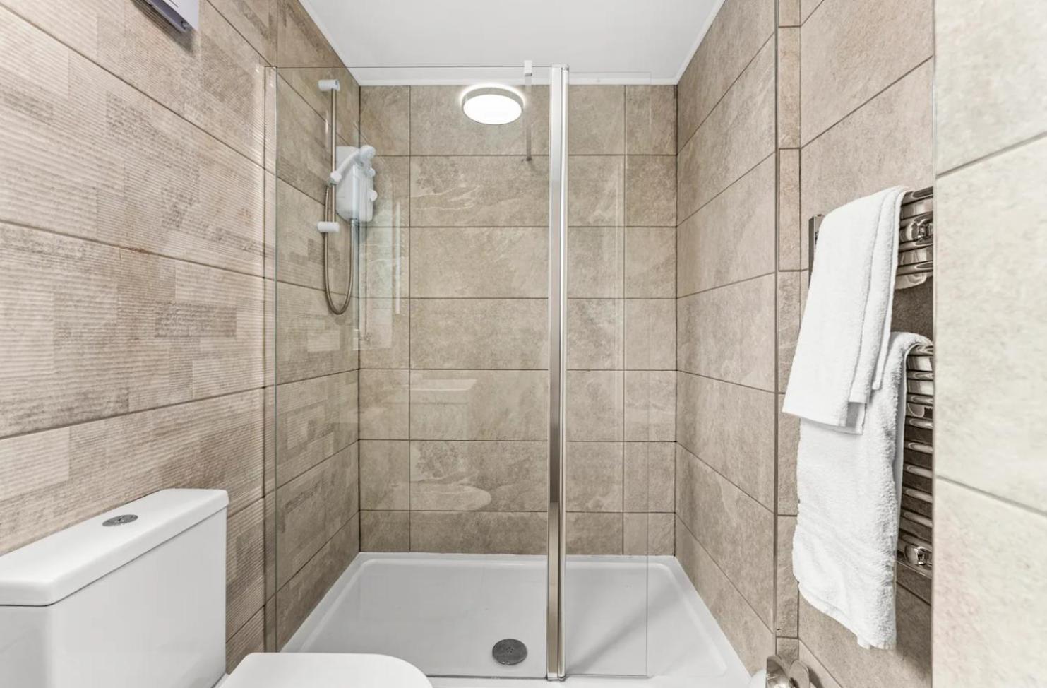 A Stylish Luxury 2 Bedroom Duplex Apartment Кардифф Экстерьер фото